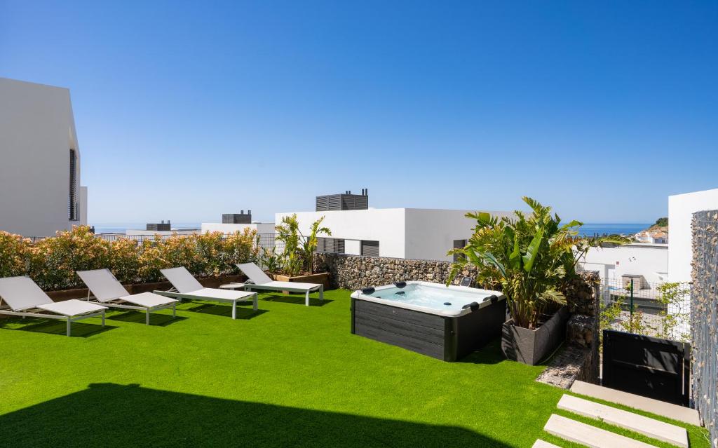 Casadi - Semidetached House with Sea Views