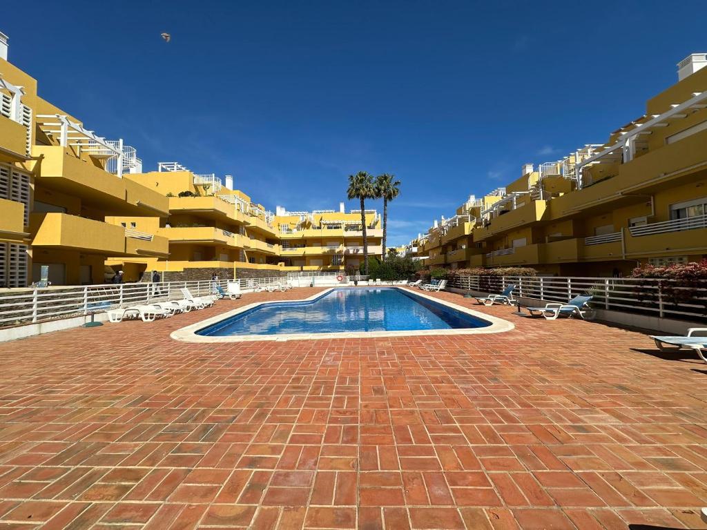 Terry - 2 Bed 2 Bath Ground Floor Apartment with Direct Access to the Communal Pool