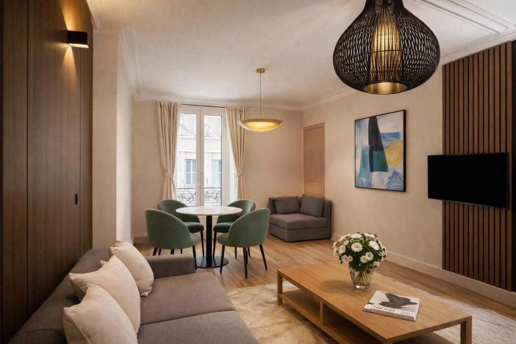 Champs Elysees - Premium family apartment for 5
