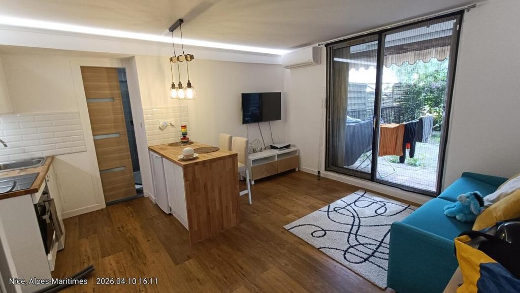 Studio cosy avec terrasse à deux pas de la mer