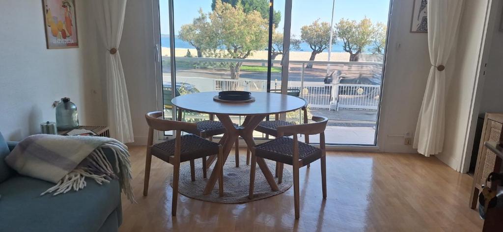 Studio vue sur mer 1ère ligne