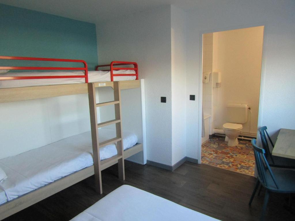 HotelF1 Bourges Le Subdray - Habitación Familiar Cabrio Con Baño