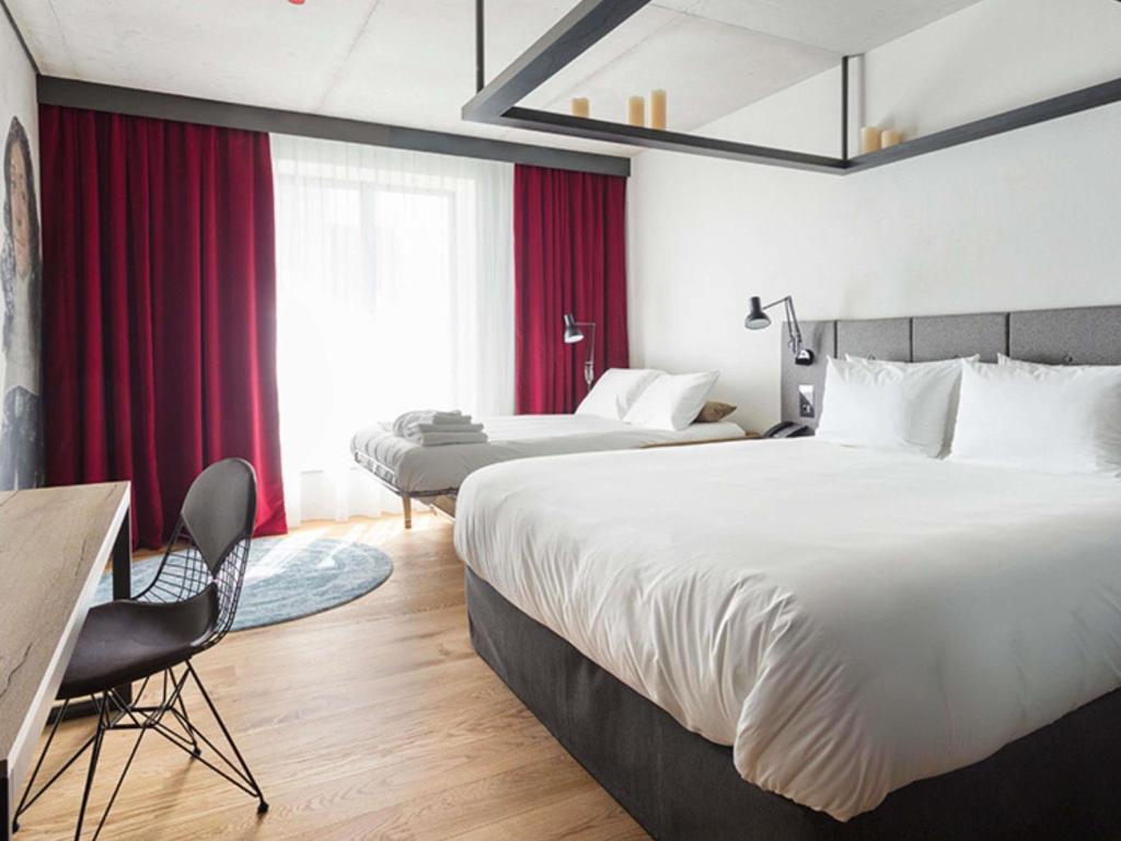 The Bridge Wroclaw - MGallery - Classic Family Room