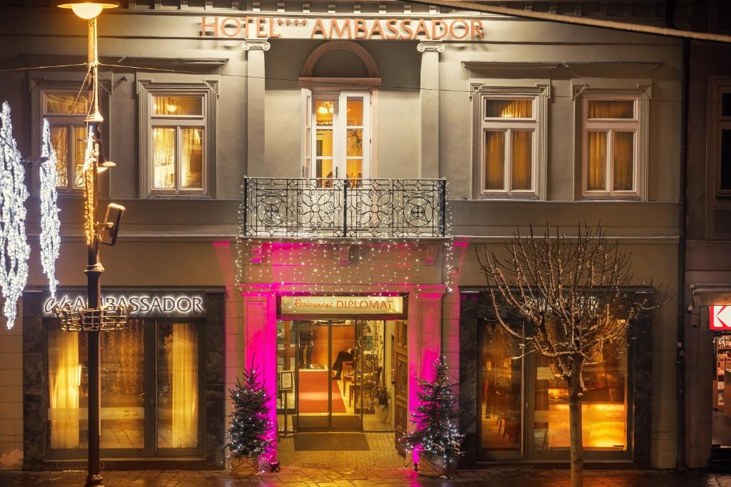 Exteriér alebo vchod do ubytovania Hotel Ambassador