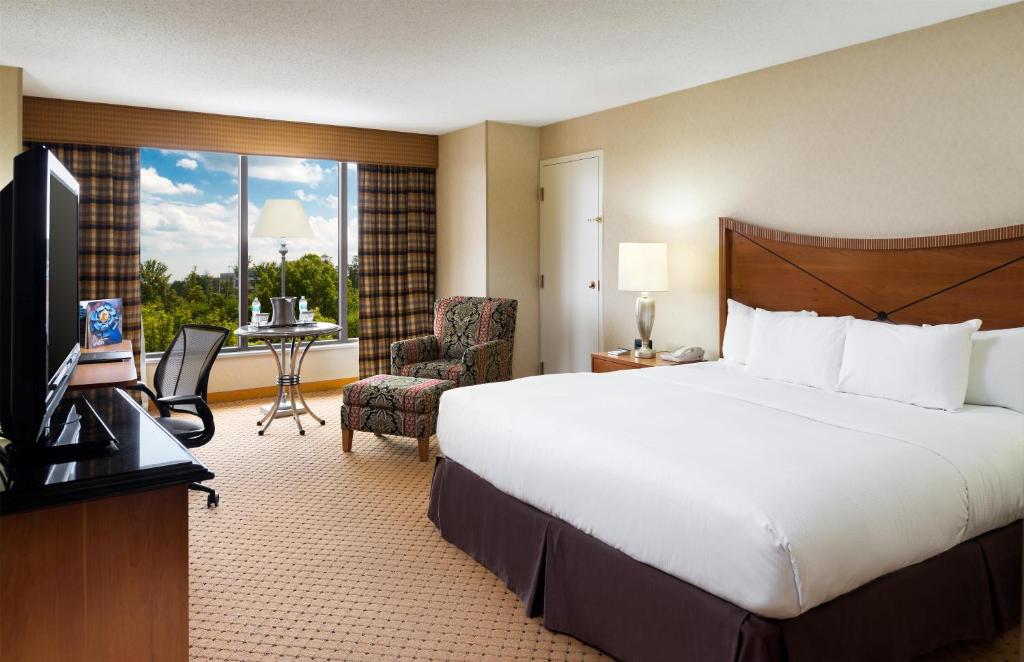 DoubleTree by Hilton Washington Dulles Airport photo