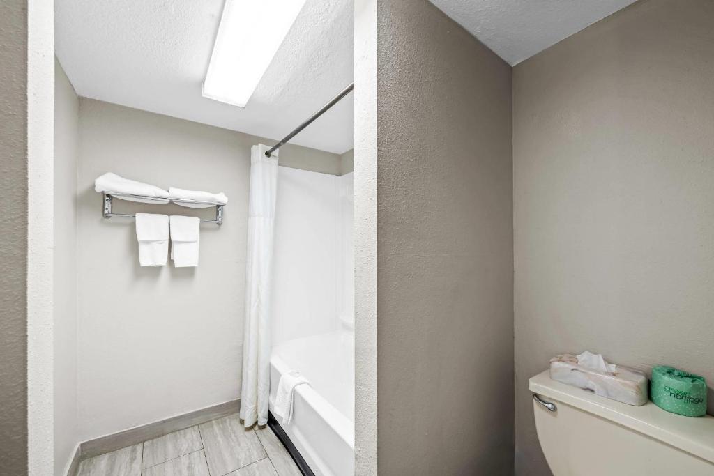Quality Inn Fort Mill near Carowinds Blvd photo