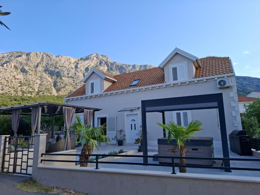a villa with a view of the mountains at Villa Rita in Orebić
