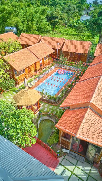 an aerial view of a resort with a swimming pool at Co To Victory Homestay in Chung Cap