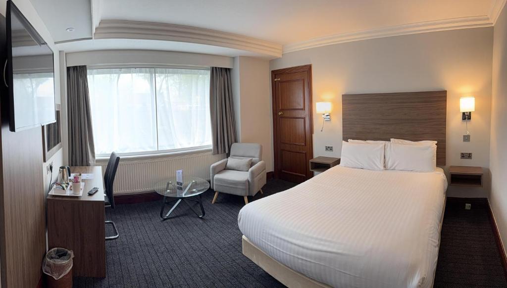 Best Western Plough and Harrow Hotel - 