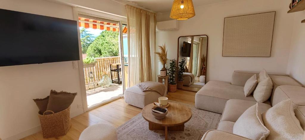 Bright apartment with a view in Saint-Raphaël