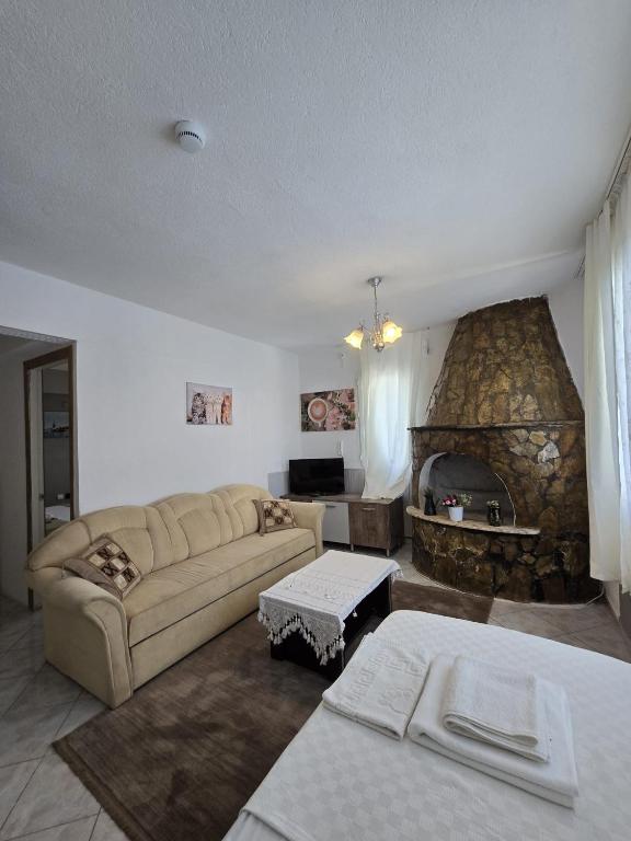 California Apart Otel - Apartment With Pool View