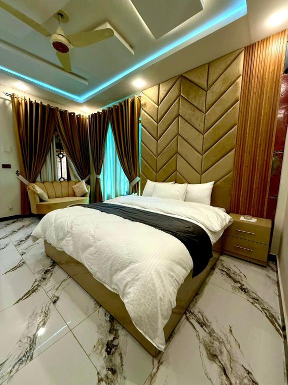Gallery image of Rose Palace Hotel With Mountain View Swat, Umairs Haven Residences Swat in Mingāora