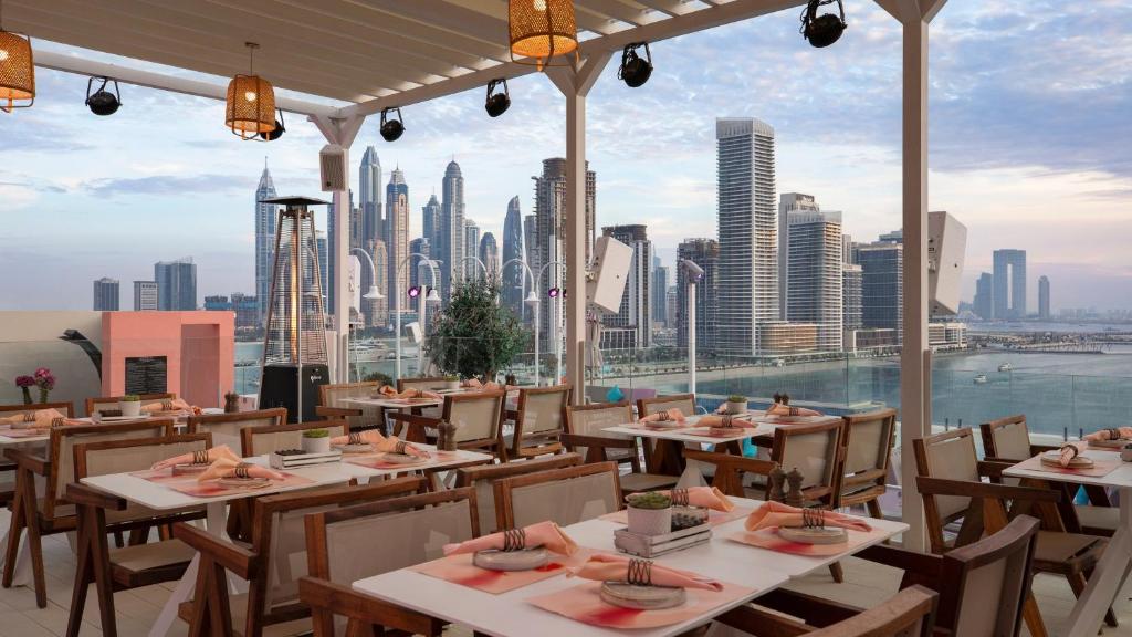 لابی و فضای عمومی voco Dubai The Palm by IHG - تصویر ۵