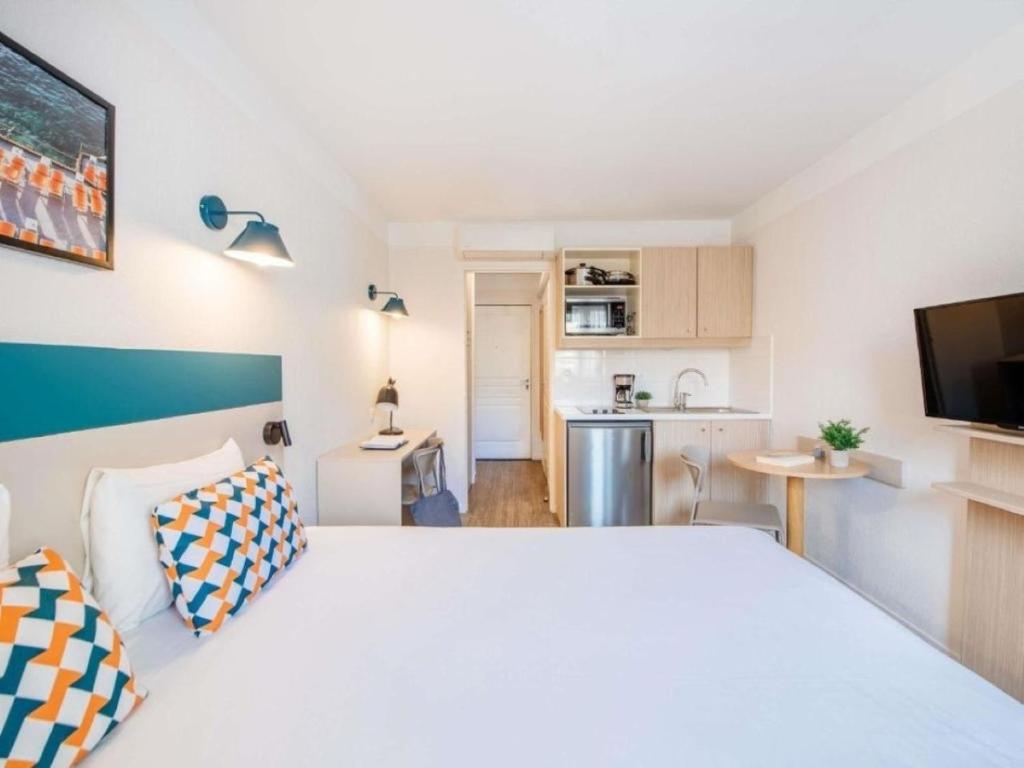 Studio Chic et Calme Prado - Stade - Piscine intérieure - Climatisation