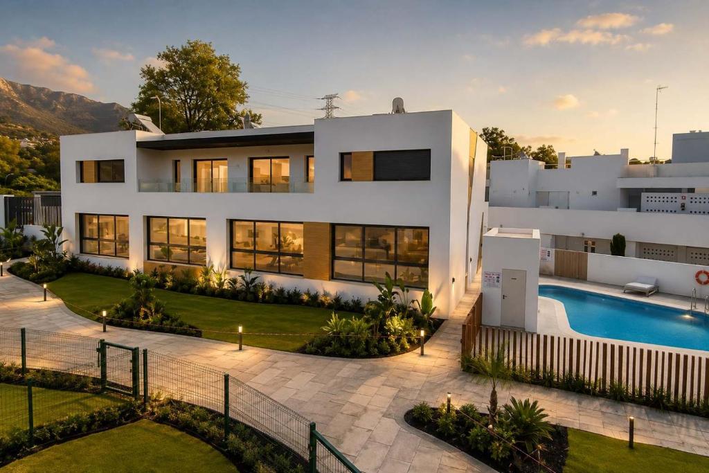 Marein Village Townhouse Modern Pool