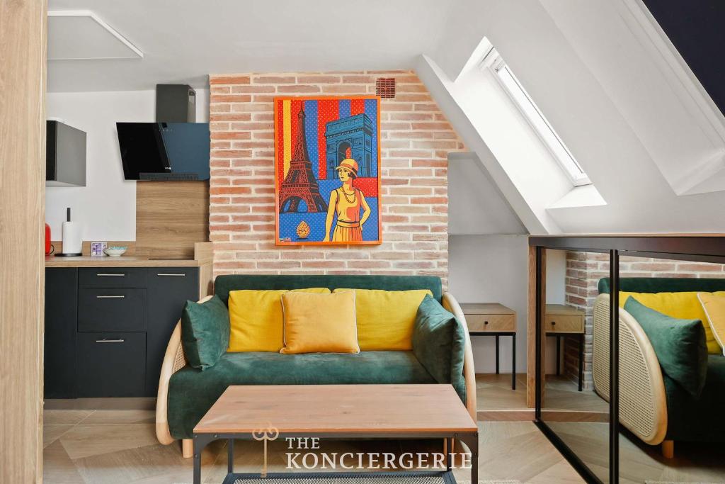 Appartement de charme sous les toits a Montorgueil