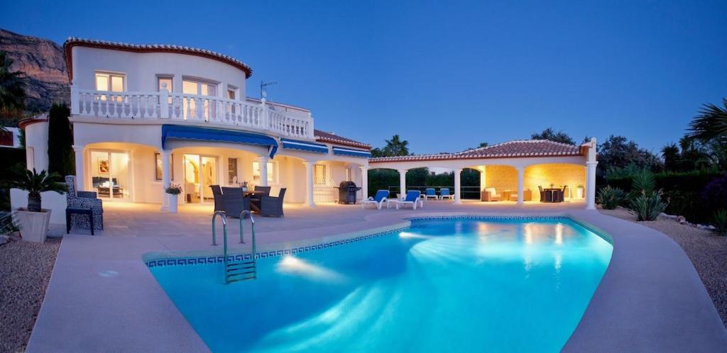 5012 Villa La Palma Jávea con Piscina Privada Montgó