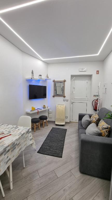 Light Wave Nazare Suite 50m Beach