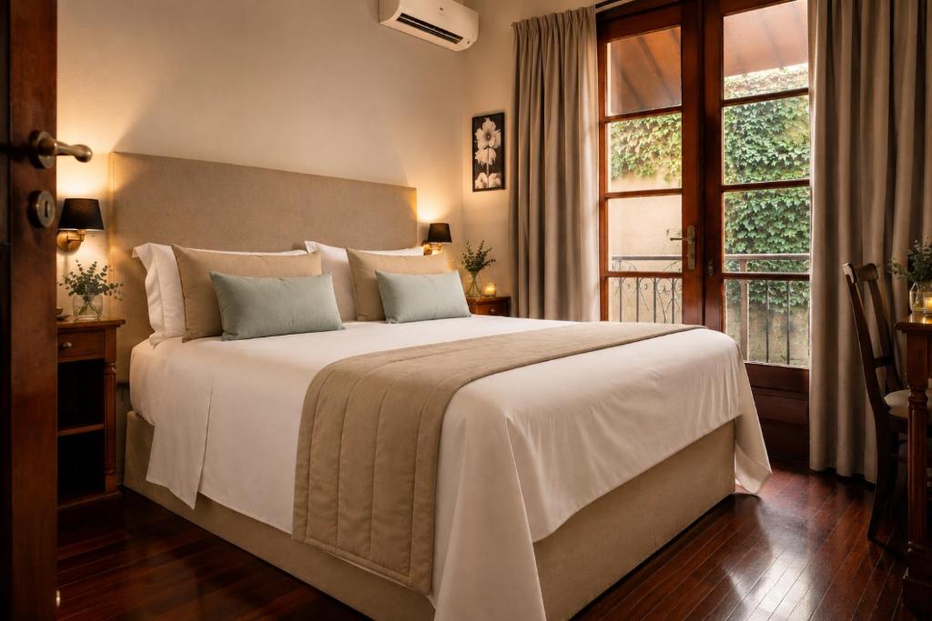 Miravida Soho Hotel & Wine Bar - 