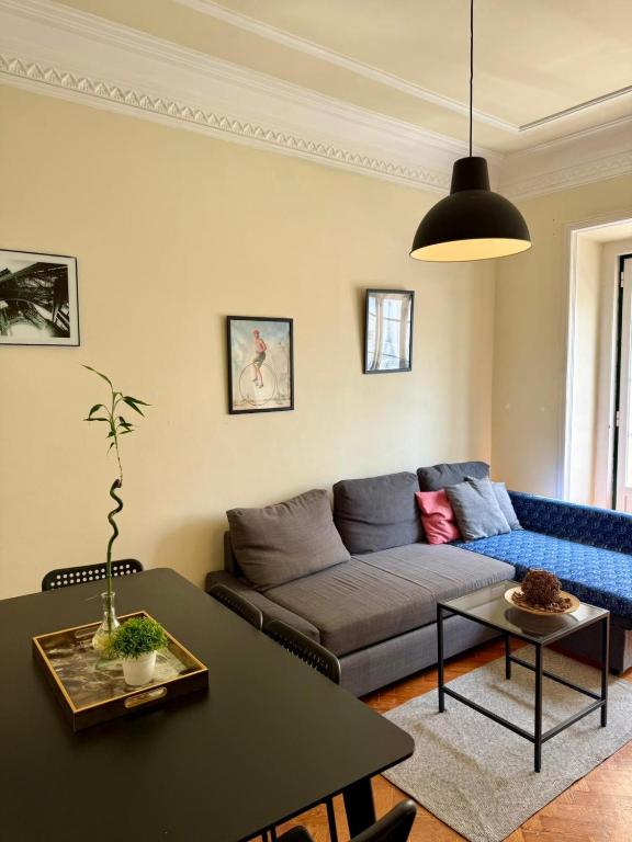 Charming 3 bedrooms apartment, cool neighbourhood