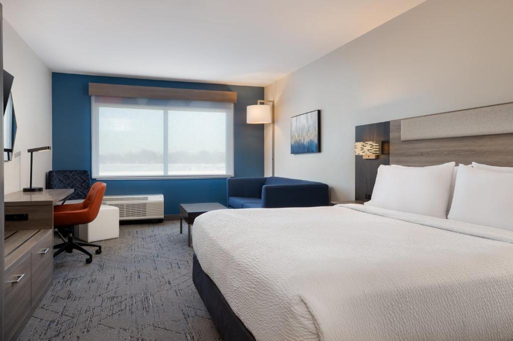 Holiday Inn Express & Suites Linden - Newark South by IHG - Suite King