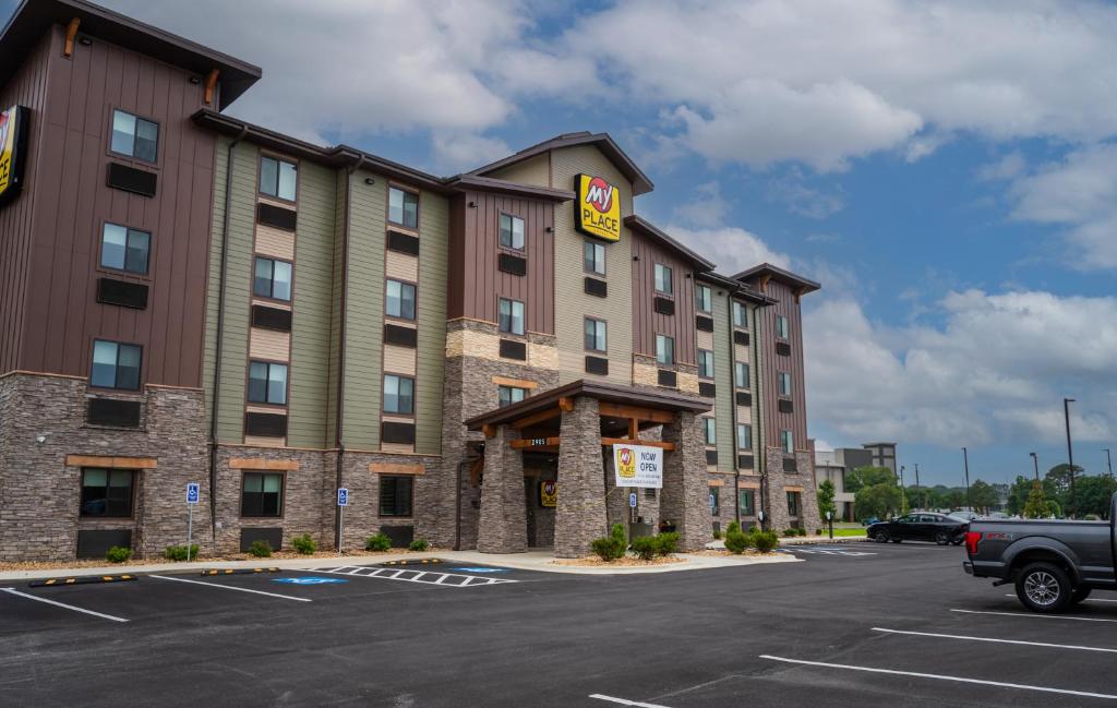 a rendering of a hotel in a parking lot at My Place Hotel-Jonesboro, AR in Jonesboro