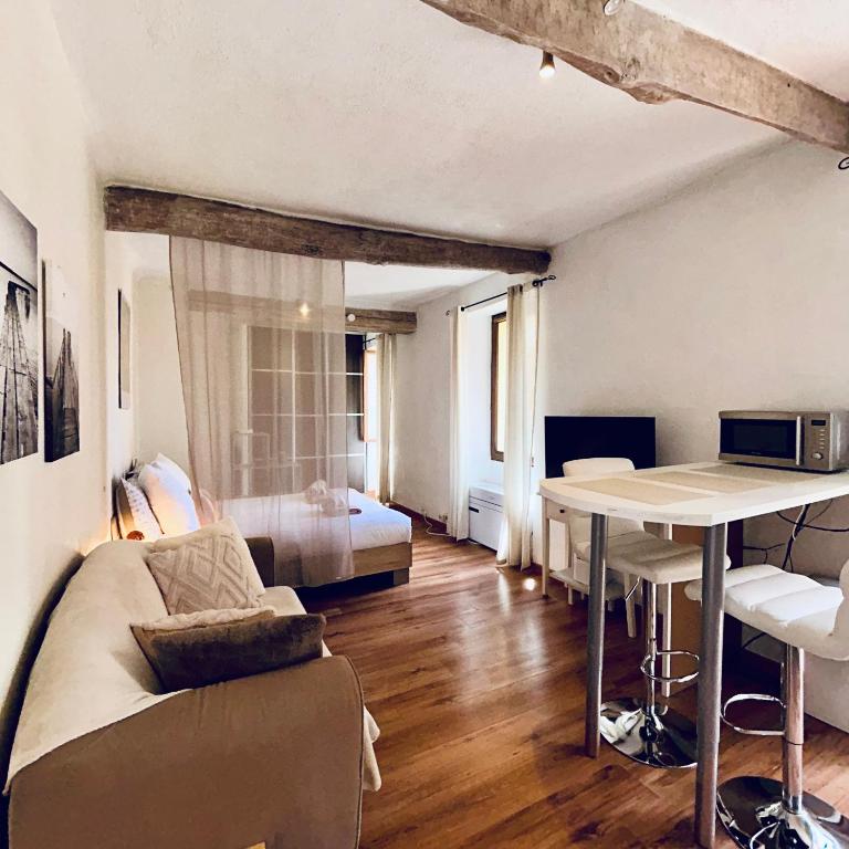 Seabnb - Little Palm - Seaside - 1 Min Walk to Beach & Tram
