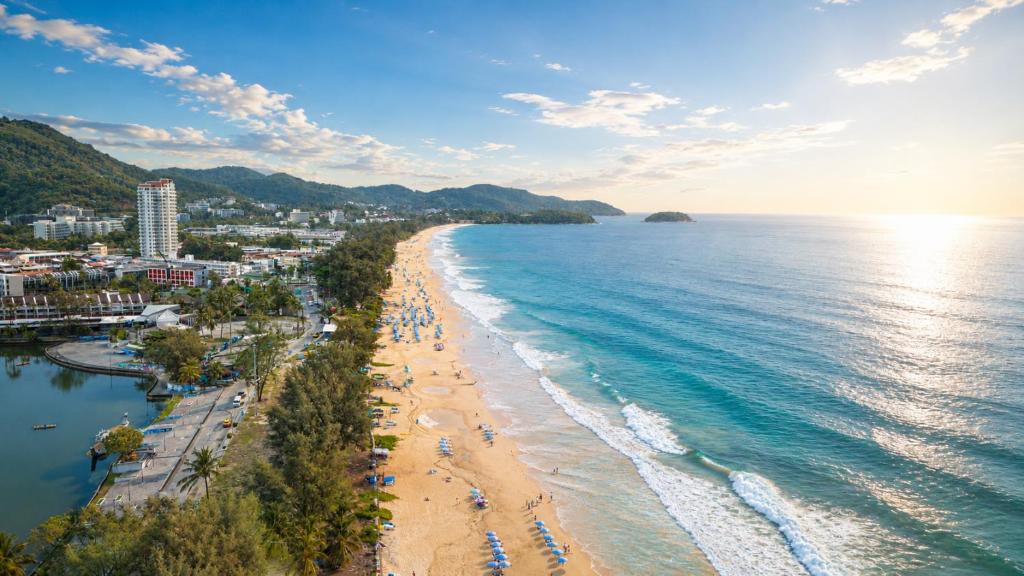 Holiday Inn Resort Phuket Karon Beach by IHG - Housity