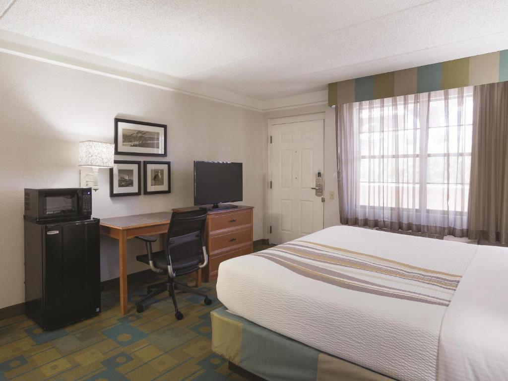 La Quinta Inn by Wyndham San Diego Chula Vista photo