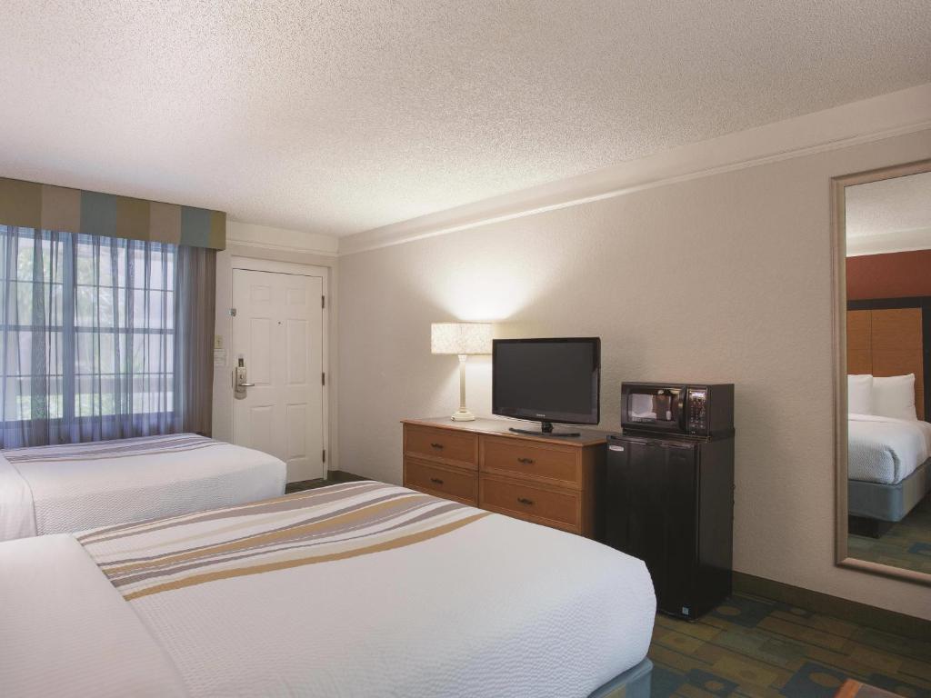 La Quinta Inn by Wyndham San Diego Chula Vista photo