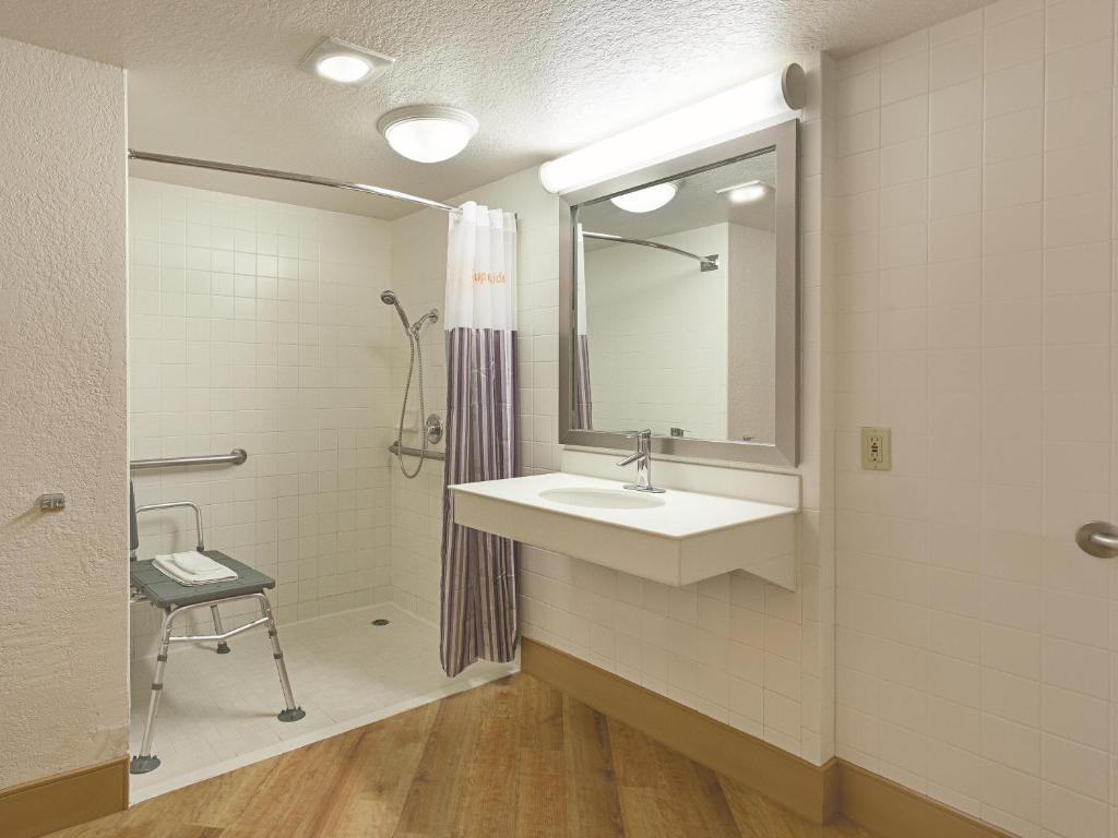 La Quinta Inn by Wyndham San Diego Chula Vista photo