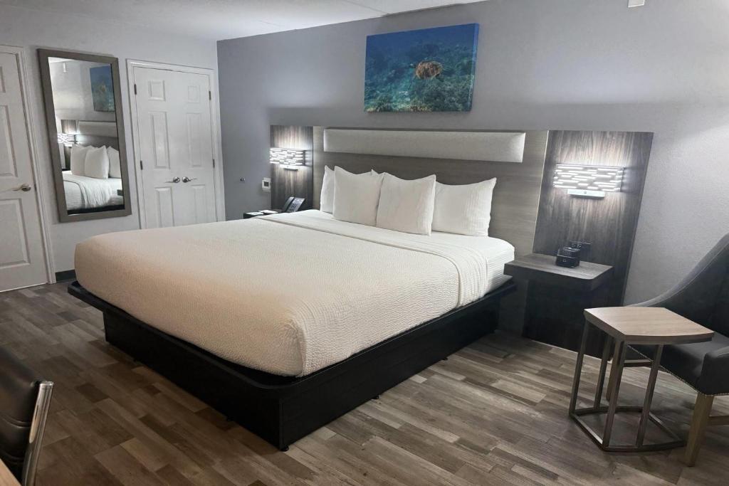 La Quinta Inn by Wyndham San Diego Chula Vista photo
