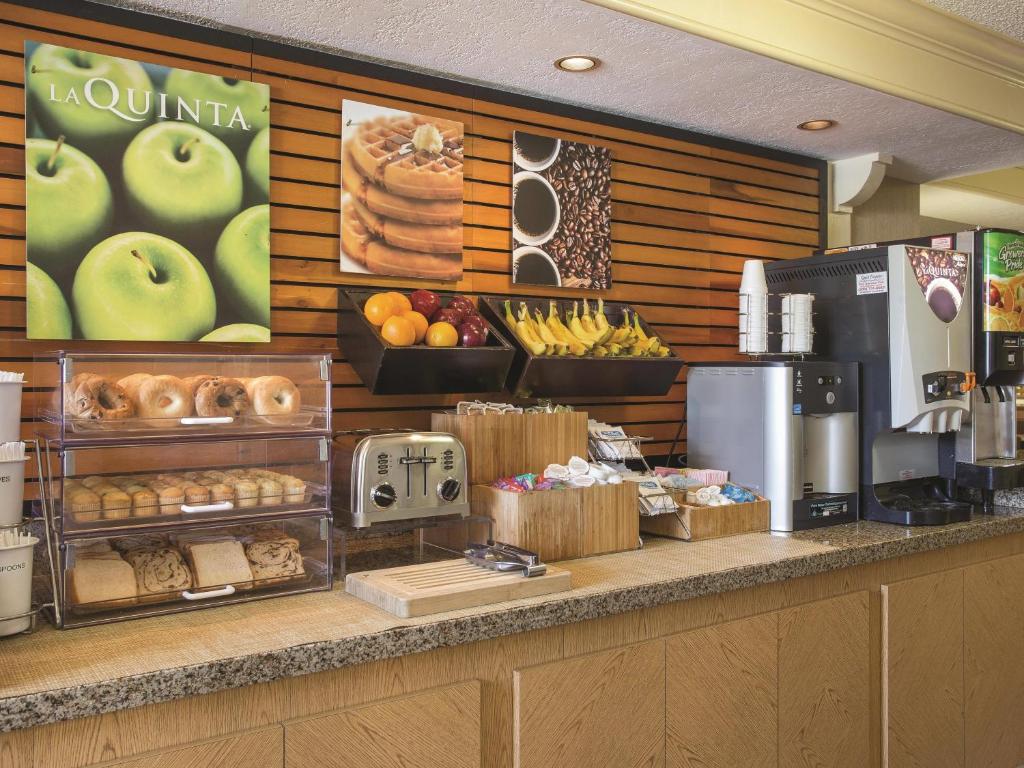 La Quinta Inn by Wyndham San Diego Chula Vista photo