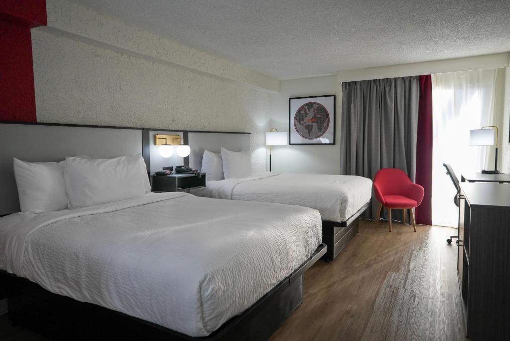 Ramada by Wyndham Tulsa Broken Arrow - Deluxe Queen Room - Non-Smoking