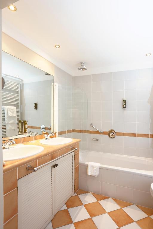 Ein Badezimmer in der Unterkunft Blesius Garten