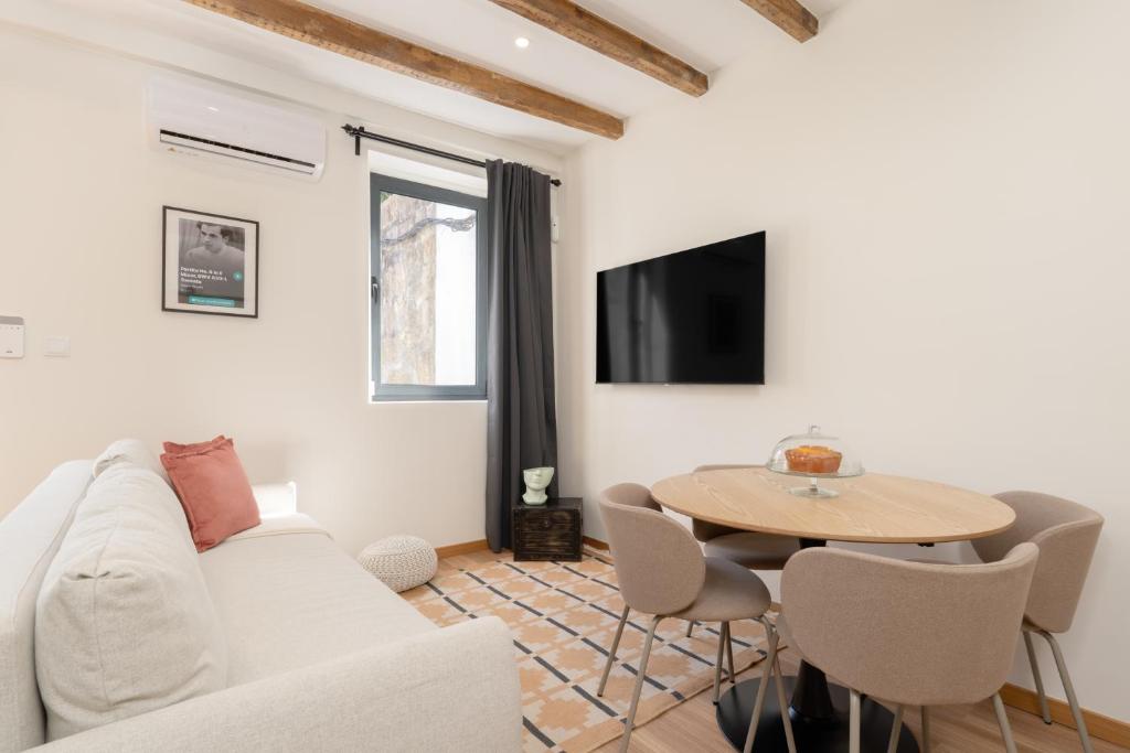 Lovely House Near Casa da Música by HostWise