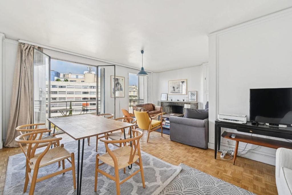 Muette - Flandrin 2bdr by B'Your Home