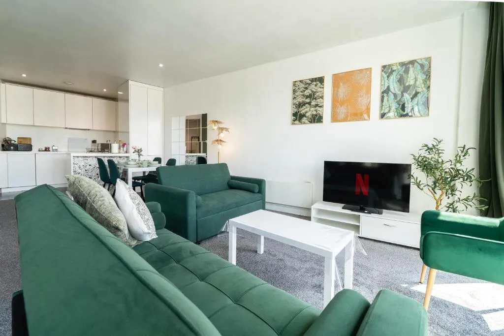 THE OLIVE SUITE At The Rotunda