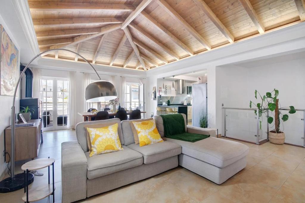 Flor de Sol House - Sunny Balcony House in Tavira