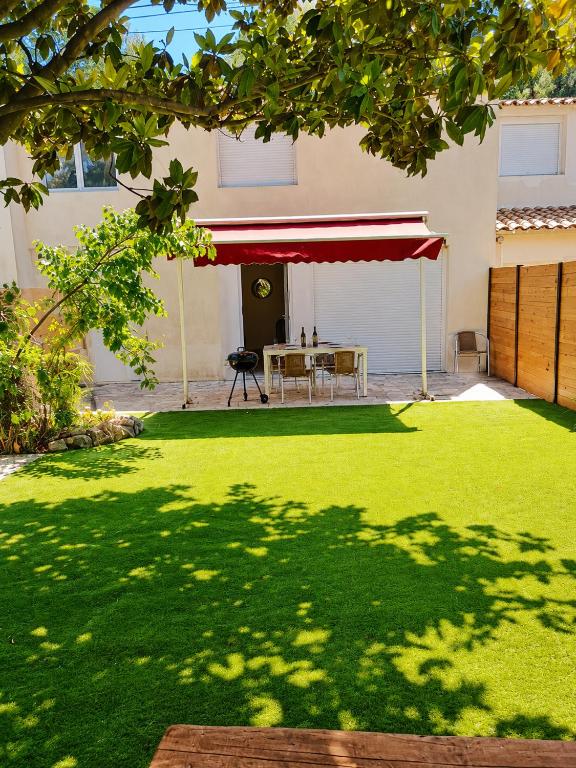 Villa 3 chambres Jacuzzi Parc des Calanques 15 min stade Vélodrome