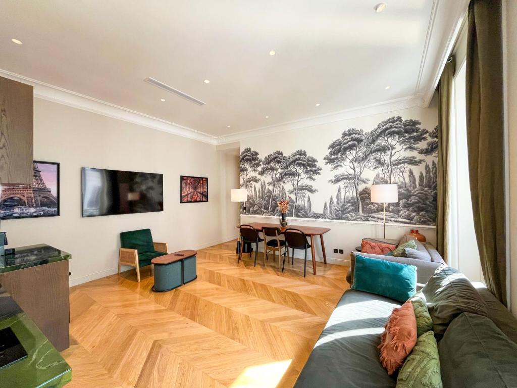 UrbanFlat 141 - Grand Appartement Champs-Elysees Ponthieu