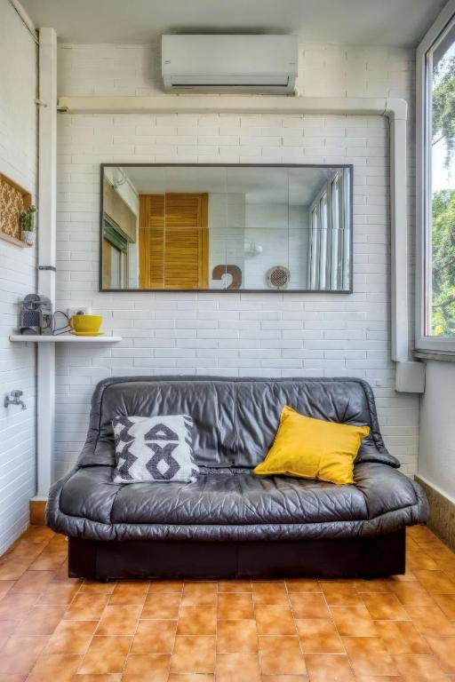 Bright Apartment near Vatican City by RHR