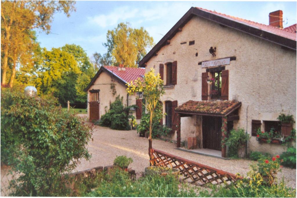 Zahrada ubytování LOGIS Hôtel Le Chantoiseau