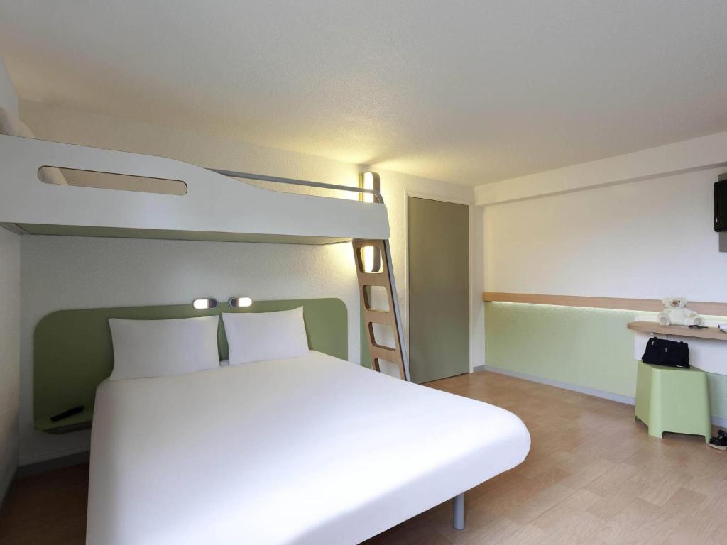 IBIS Budget Tarbes - غرفة عائلية