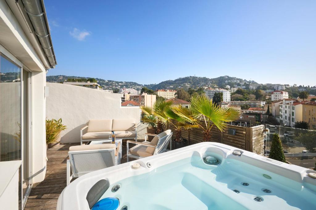 3 bedrooms - jacuzzi - Cannes center
