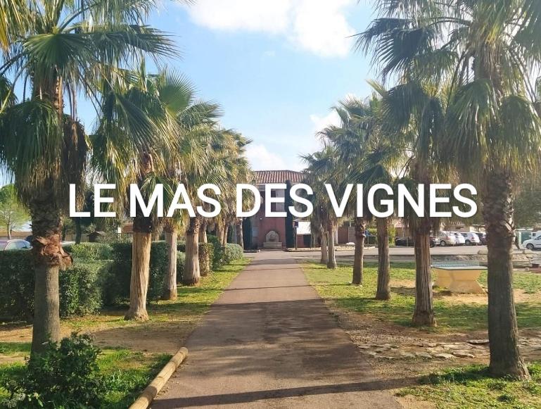 a path with a sign that reads le mass des virtues at Au refuge de Rolf in Calvisson