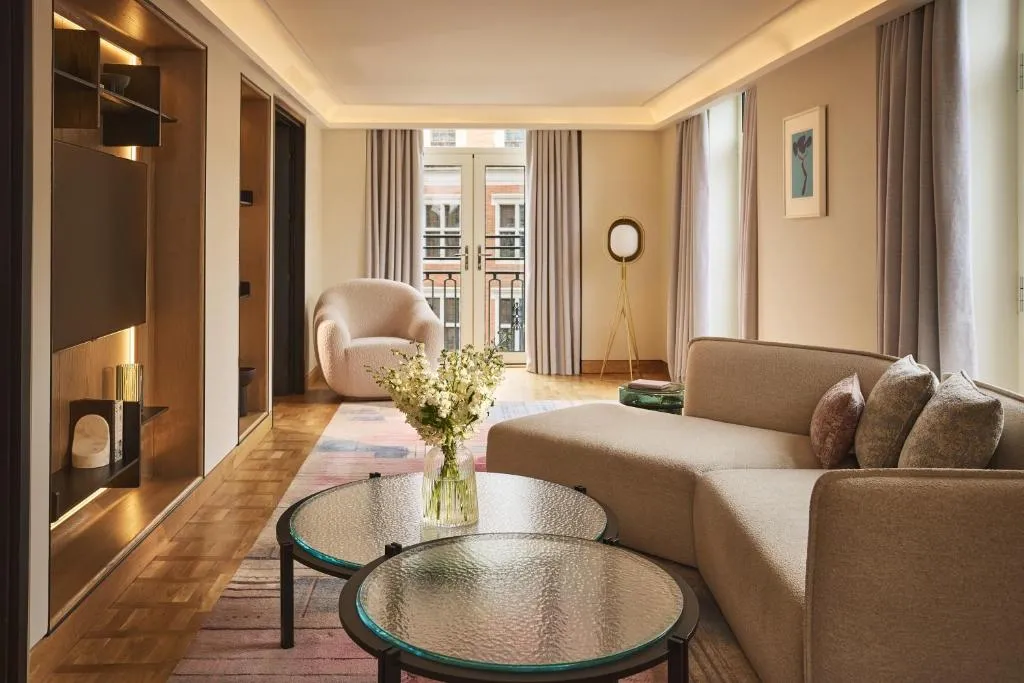 Deluxe Park Suite