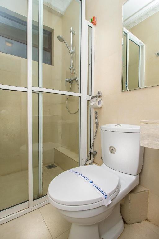 Koupelna v ubytování Sevana City Hotel