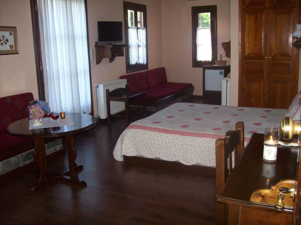 Amalthia Traditional Guesthouse - Triple Chambre Avec Cheminée
