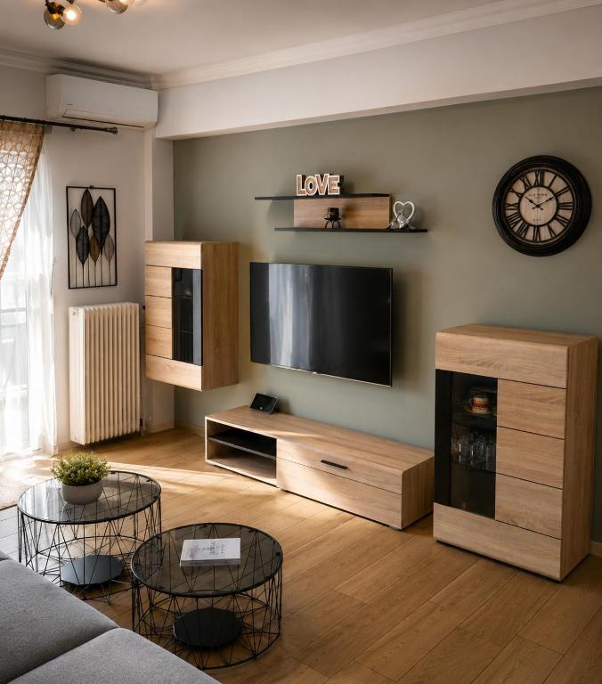 Apartment in Haidari with a view of the city